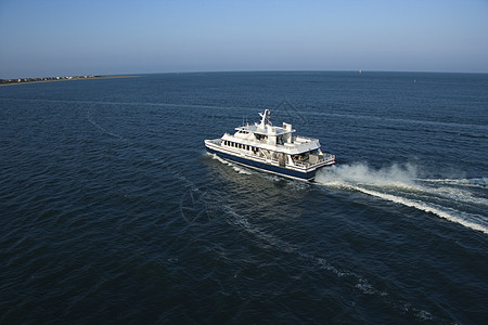 渡轮船闲暇高角度运输海岸旅行船只海景照片渡船水平图片
