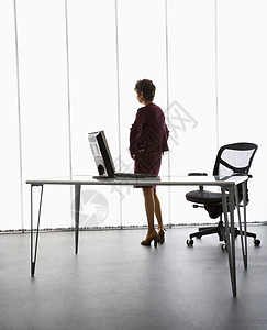 现职的女商务人士商业技术职业空间女士生意黑发办公椅人士成人图片