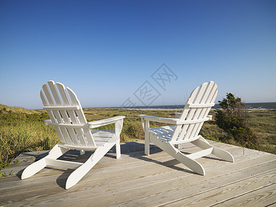 海滩的甲板椅子图片