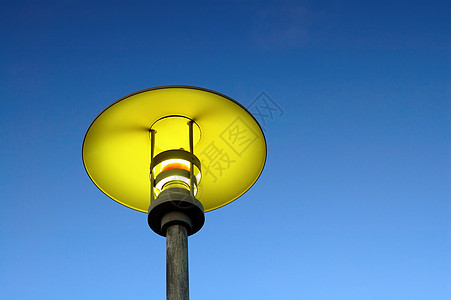 街灯城市灯笼灯泡辉光蓝色照明天空灯光路灯两极图片