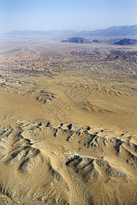 有山的沙漠高角度风景土地形成干旱侵蚀自然界鸟瞰图地貌图片