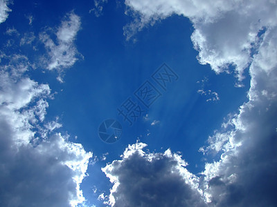 天空 云和云背景 天空 阴暗的回春天气天堂阳光自由气候风景场景环境太阳旅行图片