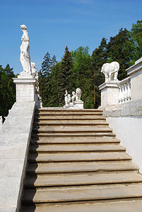 楼梯财产蓝色雕像石头建筑学历史文化建筑天空晴天背景图片