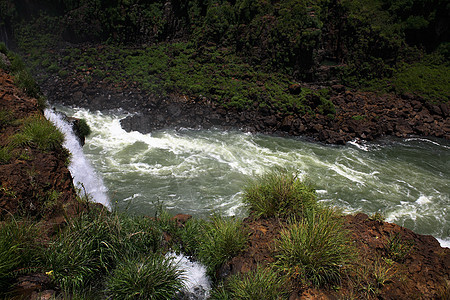 伊瓜苏 Iguazu Iguau 瀑布  大型瀑布流动森林荒野岩石淡水高度绿色图片