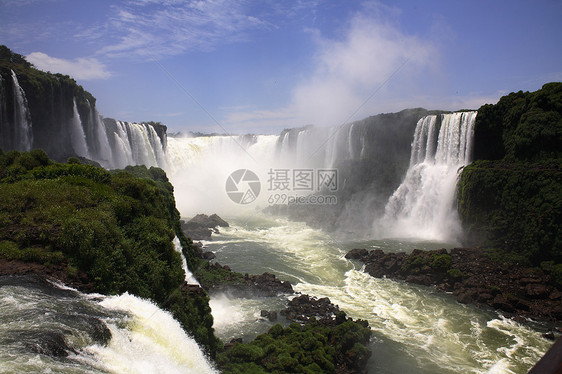 伊瓜苏 Iguazu Iguau 瀑布  大型瀑布荒野高度淡水流动森林绿色岩石图片