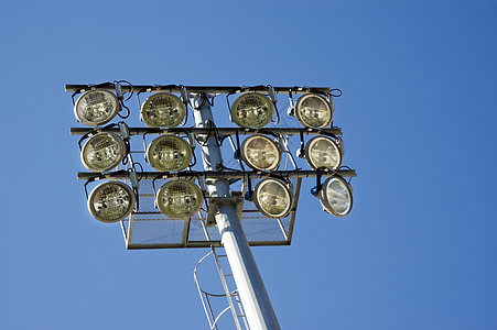 体育台灯光足球棒球投影仪场地晴天金属活力力量图片