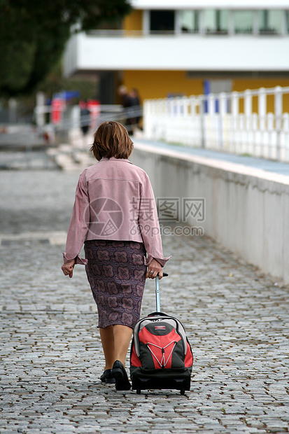 高级妇女旅行图片