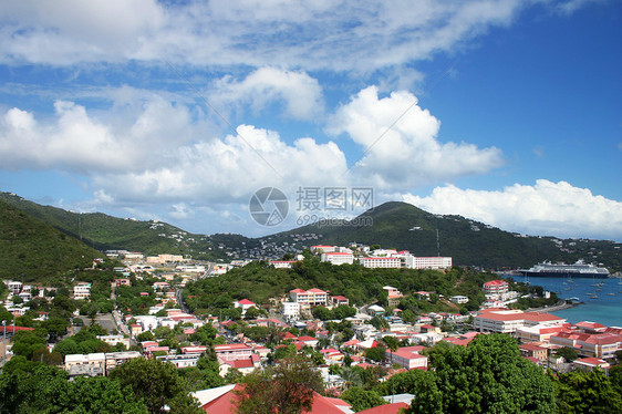 游轮港旅行目的地航海蓝色帆船码头热带客船港口巡航图片