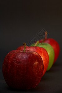 苹果例外命令黑色红色个性奶奶人群绿色晚会背景图片