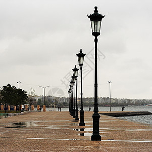 塞萨洛尼卡的预演灯柱码头港口长廊旅游路灯天空灯笼旅行图片