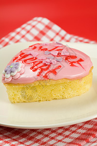 小蛋糕背景盘子红色烘烤甜点小吃生日饮食粉色糖果图片