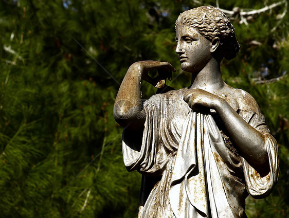 中世纪女神像学习雕塑工匠石工花园雕像阴影纪念碑石头喷泉图片