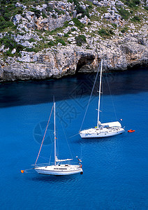 平静海活动航海巡航血管蓝色天空游艇奢华甲板航行图片