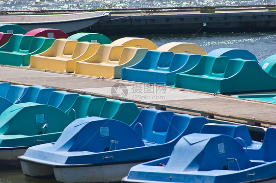 佩达洛斯城市课程公园风光海岸线皮艇动物脚踏船高尔夫球帆船图片