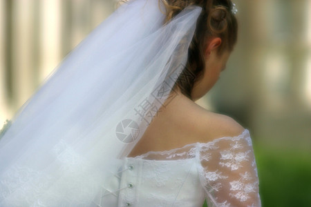 悲伤的新娘未婚夫女士黄色已婚婚礼生活眼睛皇冠花朵女孩图片