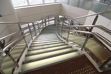 现代玻璃楼梯出口入口金属建筑中庭曲线玻璃大厅地面图片