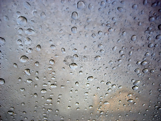 冻雨冻结房子气泡玻璃冷冻窗户树木图片