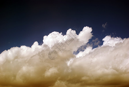 云日落蓝色白色多云风暴图片