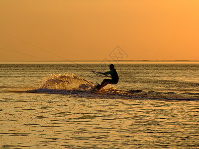 日落2号湾的风筝月光旅行活力力量冲浪运动行动风帆海浪航行冲浪者图片