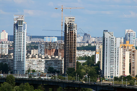 基耶夫的城市风景建筑天空旅行摩天大楼建筑学蓝色风景建筑物地平线起重机图片