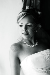 美丽的新娘选手女士生活已婚婚礼未婚夫项链钻石眼睛女孩图片