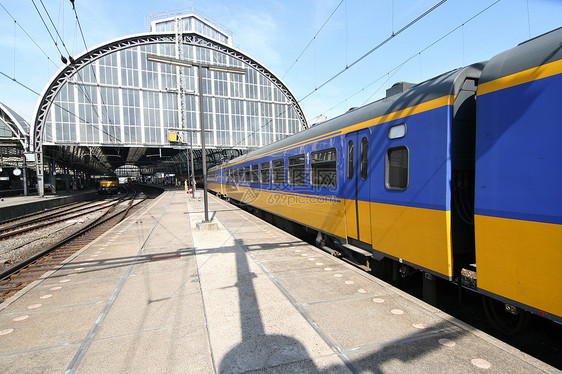 阿姆斯特丹列车交通运输铁路平台车站曲目电缆火车站铁轨图片