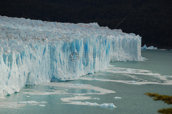帕塔哥尼亚佩里托莫雷诺冰川冒险生态远足破冰旅行图片