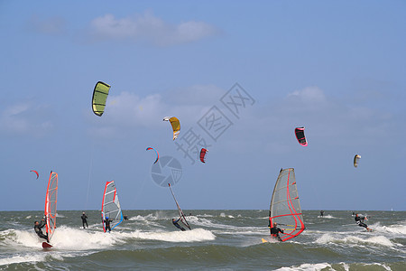 Kite和风浪冲浪者图片