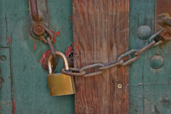 带链条的锁环安全特写链接镜头合金法律连锁店挂锁入口栅栏图片