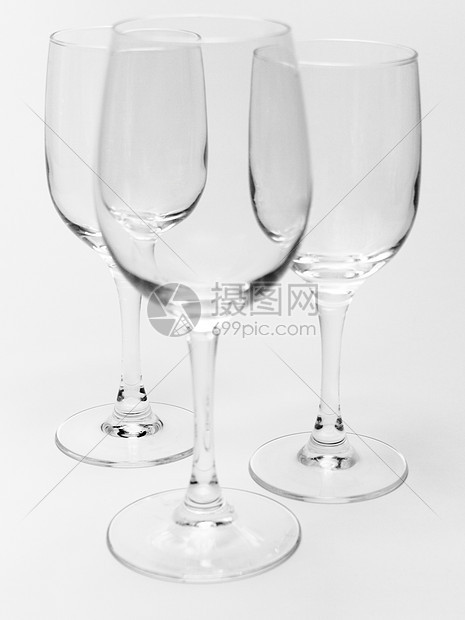 三个葡萄酒杯灰色白色品酒酒杯用餐饮料菜单玻璃派对桌子图片