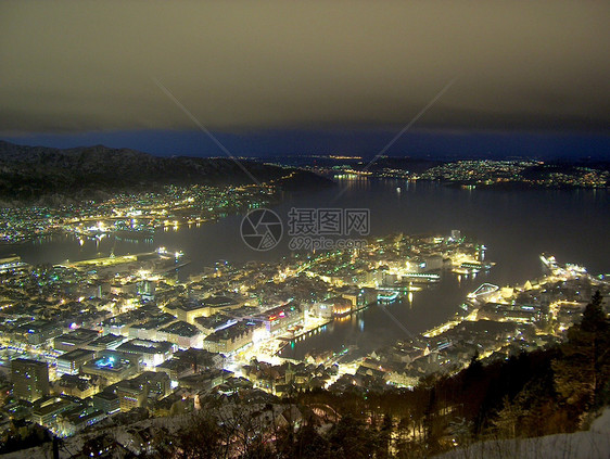 深夜的卑阳城市夜景灯光图片