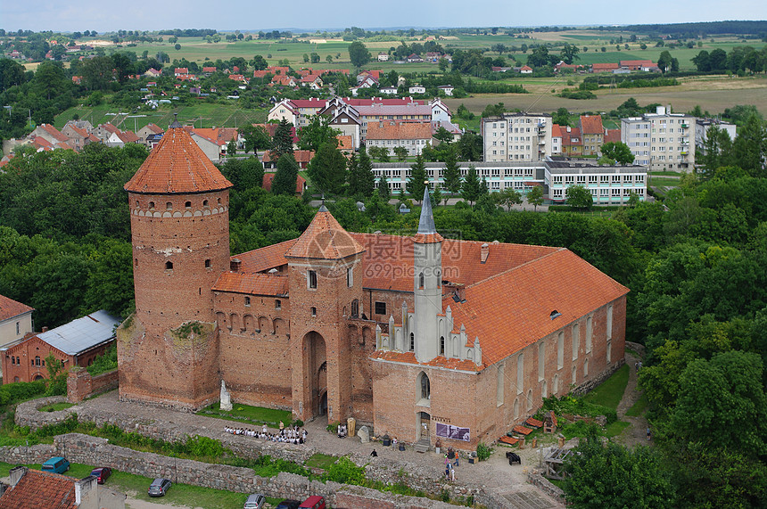 波兰Reszel城堡旅游红色建筑物天空图片