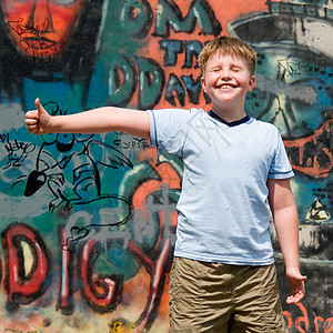 微笑的孩子标签孩子们文化生活艺术曲线写作城市蓝色青年图片