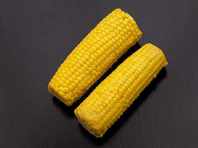 两颗甜玉米图片