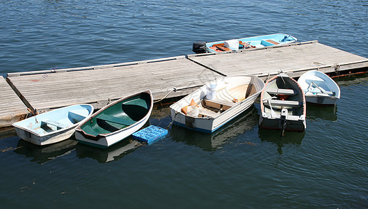 Dock码头的划船图片