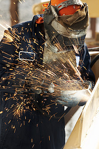 焊接火花劳动面具火炬火焰工作安全焊机生产金属男人图片