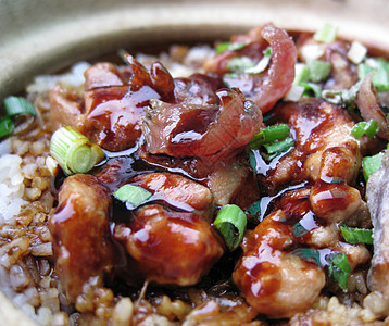 泥锅鸡米饭文化韭菜咸鱼酱油陶罐香肠食物背景图片