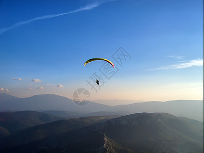 滑行滑动黄色乐趣冒险翅膀降落伞天空飞行自由运动蓝色图片