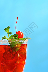 红热带饮料图片