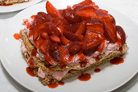 草莓蛋糕食物红色水果蛋糕蛋糕水果甜点图片
