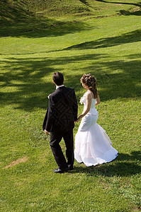 新婚夫妇新娘女性公园婚姻庆典已婚丈夫裙子仪式夫妻图片