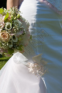 新娘的一束鲜花花朵婚姻裙子婚礼玫瑰女士仪式庆典白色图片