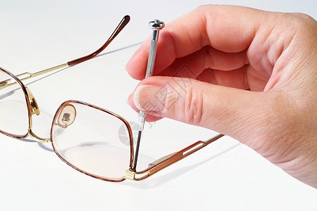 修理眼镜图片