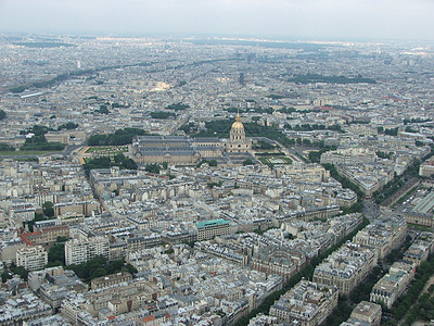 埃菲尔铁塔的巴黎全景背景图片