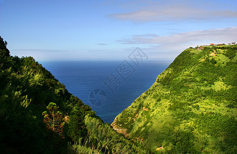 沿海海岸海洋爬坡场景悬崖村庄海滩荒野编队太阳光高地图片