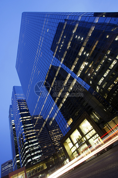 粗软办公室摩天大楼城市建筑学市中心玻璃蓝色建筑天空图片
