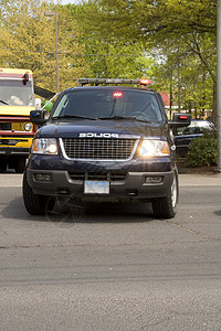 警察SUV酒吧法律单元安全公园控制情况街道蓝色运输图片
