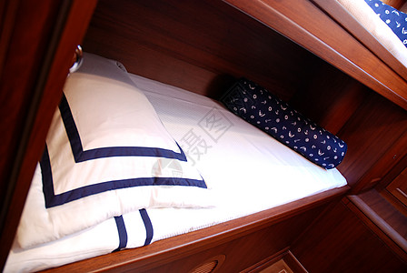 豪华帆船内软垫泊位财富阳光内饰游艇窗户床垫睡眠太阳图片
