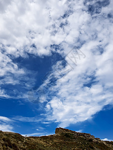 地中海国家区外爬坡生态远足天空场地概念风景环境绿色季节图片