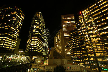 大都会中心建筑学天空建筑办公室工作玻璃点燃摩天大楼蓝色图片